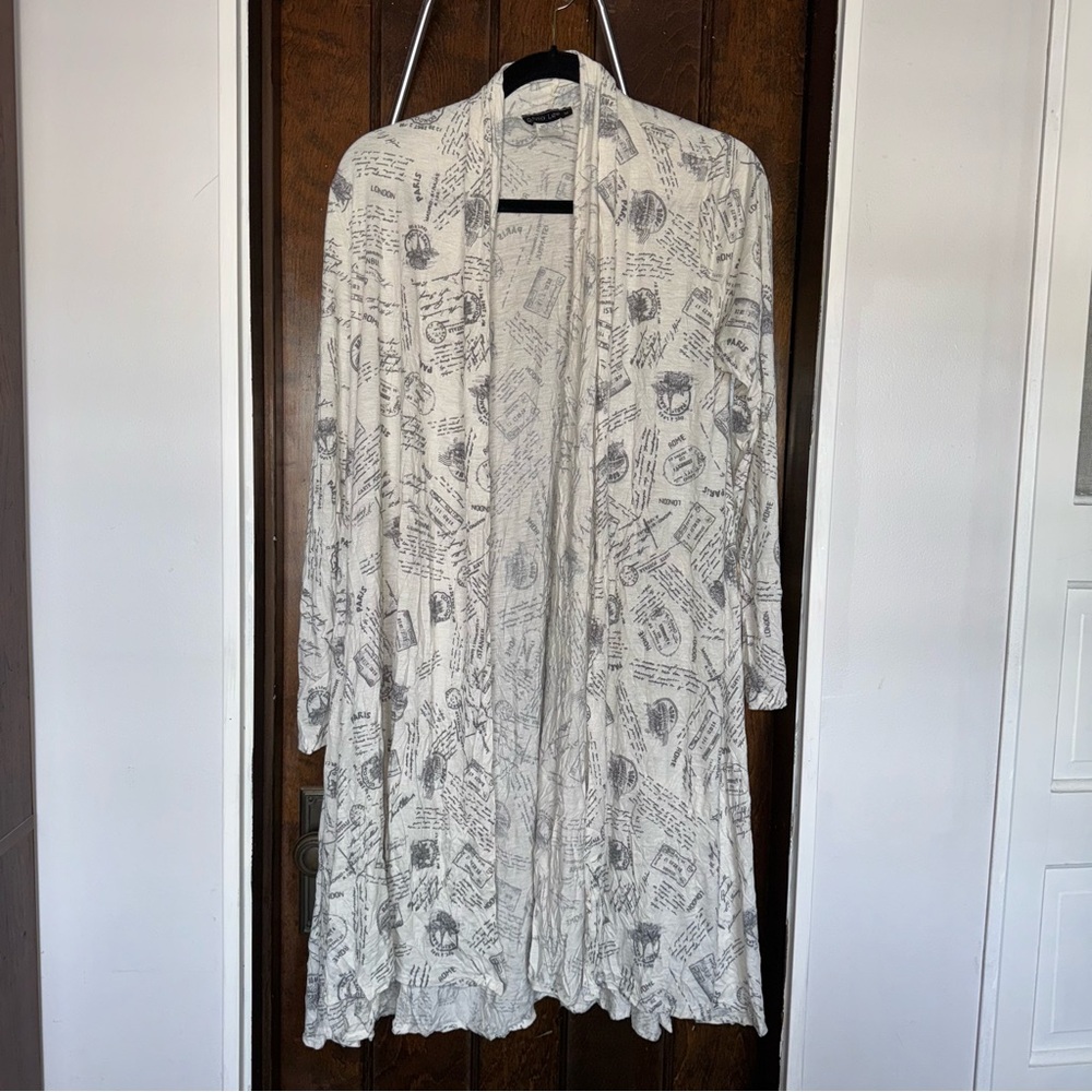 Reina Lee White and Gray Patterned Open Cardigan